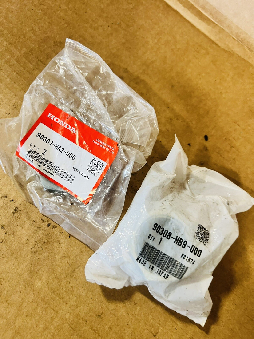 Honda TRX ATC 250 R axle nuts OEM